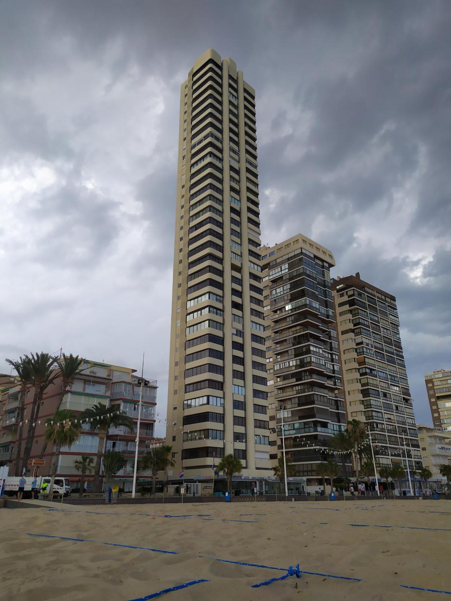 Luminoso Apartamento En Primera Linea De Playa Бенидорм Екстериор снимка
